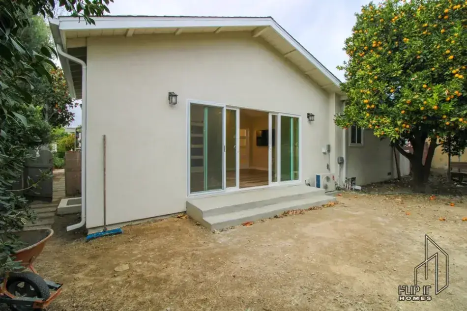 Studio ADU, Van Nuys